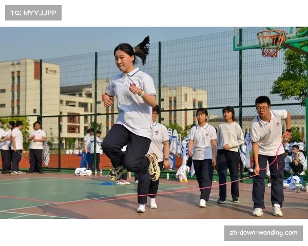 孙心然师从侯闻迪 深圳红山中学体育教学团队专业实力获认可